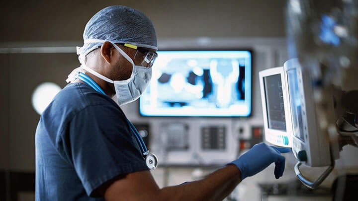 Esplora i requisiti regolatori richiesti per i dispositivi medicali validi in tutto il mondo